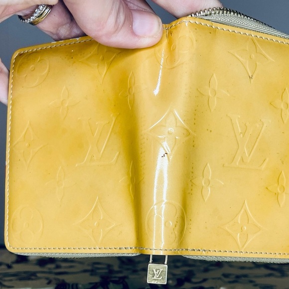 Louis Vuitton Yellow Vernis Monogram Wallet - Picture 7 of 8